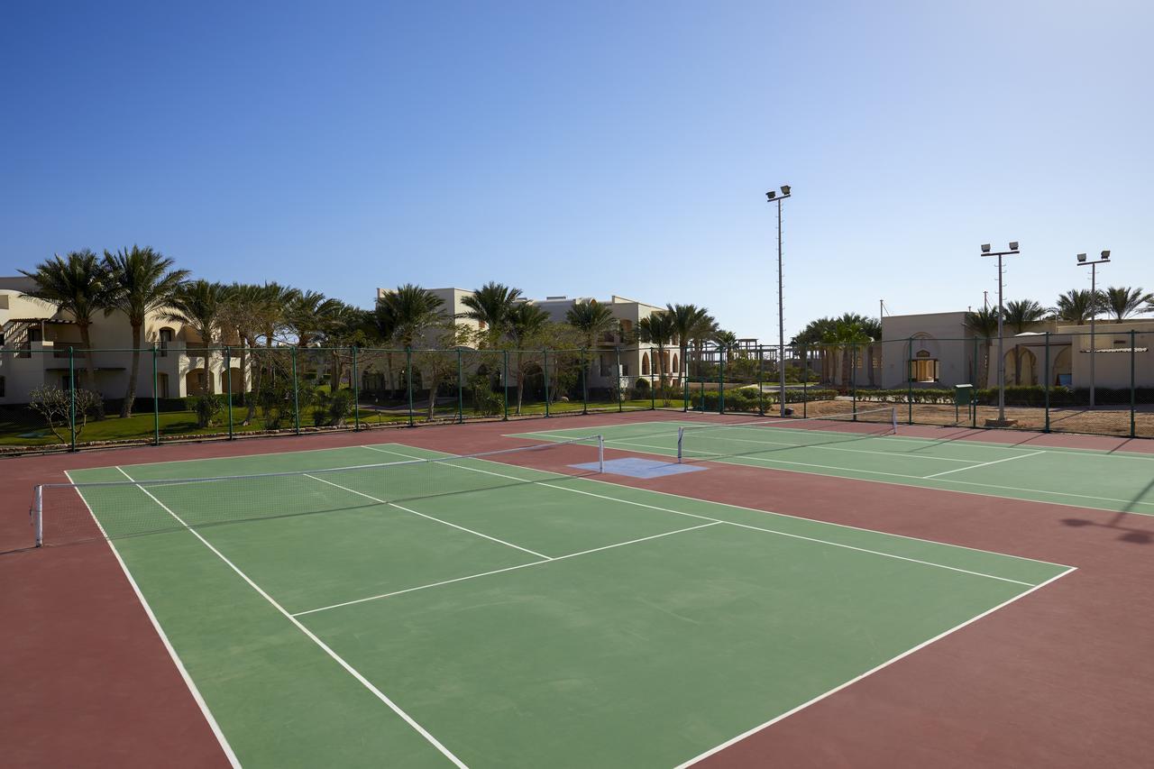 Jaz Belvedere Sharm El-Sheikh Exterior foto Tennis courts at the resort